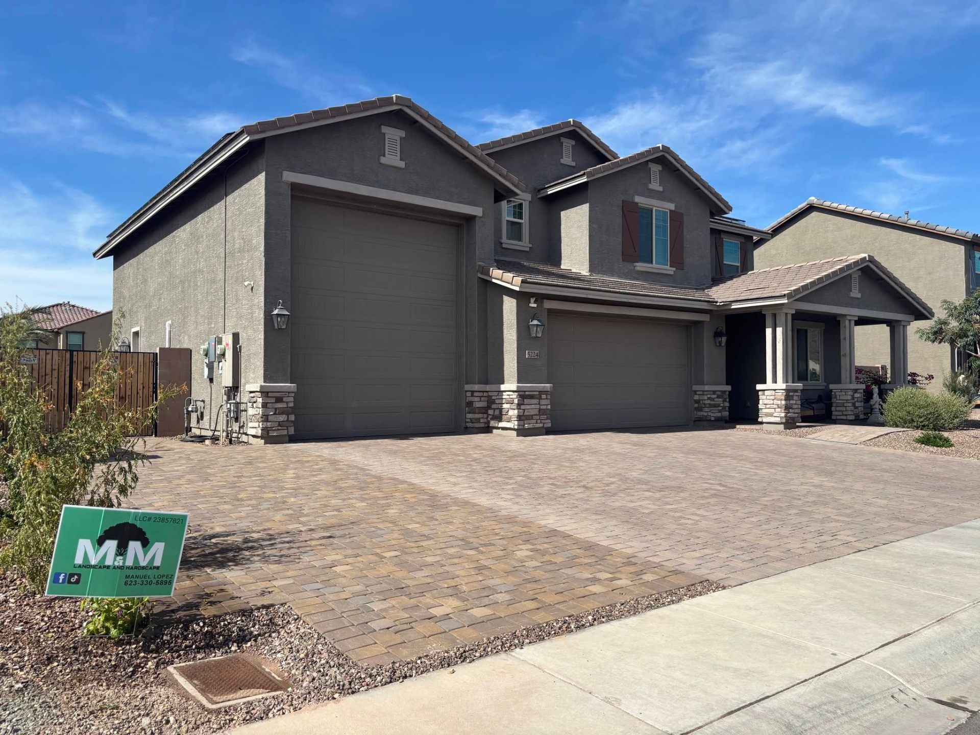Multi-Tone Paver Driveway